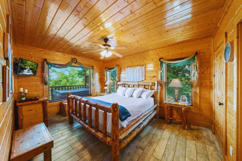 8 Ways to Celebrate Your Anniversary in a Smoky Mountain Cabin